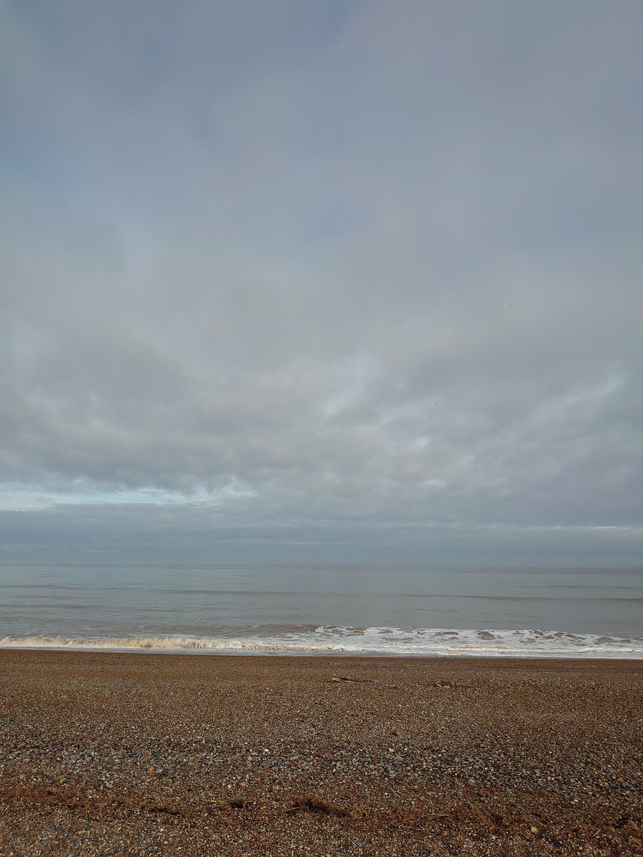 OrnieJoolz's tweet photo. A Cley sky from 10th Feb. There's something so special about the Norfolk coastline: shifting light, boundaries, shapes and perceptions ๐ฉถ #NoFilterRequired https://t.co/Ka23CHGbzD