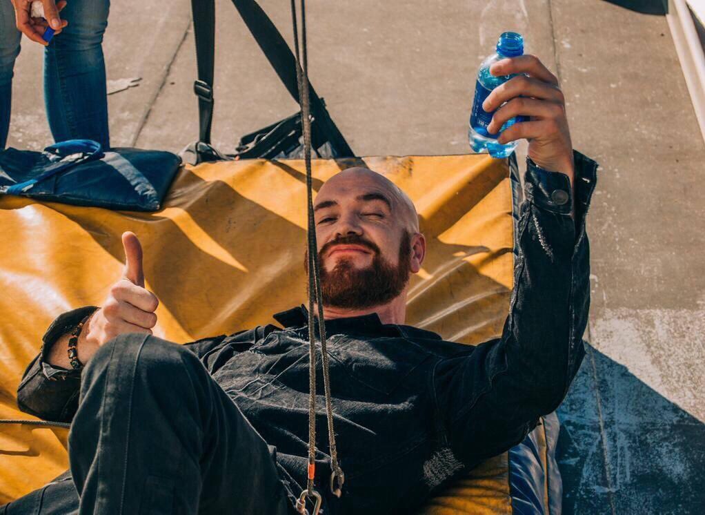 Catheri33297324's tweet photo. @thescript I’d cross the wire to see you guys  😍❤️ Mark was so brave seeing as he didn’t like heights 😱#nogreenscreen   🤘🏻legend ❤️✨ https://t.co/3vJb6jbxFA
