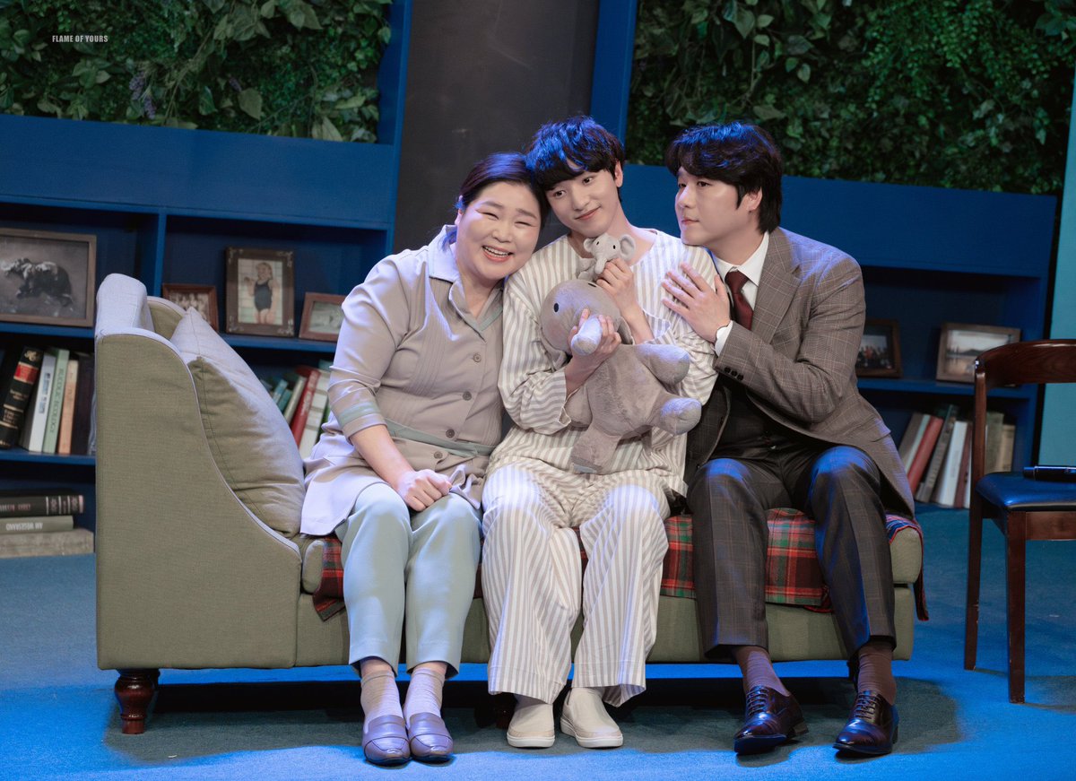 ㅠㅠ이사진 진짜 가족사진같아서 너무 이쁜데 슬퍼…ㅠㅠㅠ 휘마 일분 일초도 놓치지않고 아낌없이 사랑해줄게🥺🥺