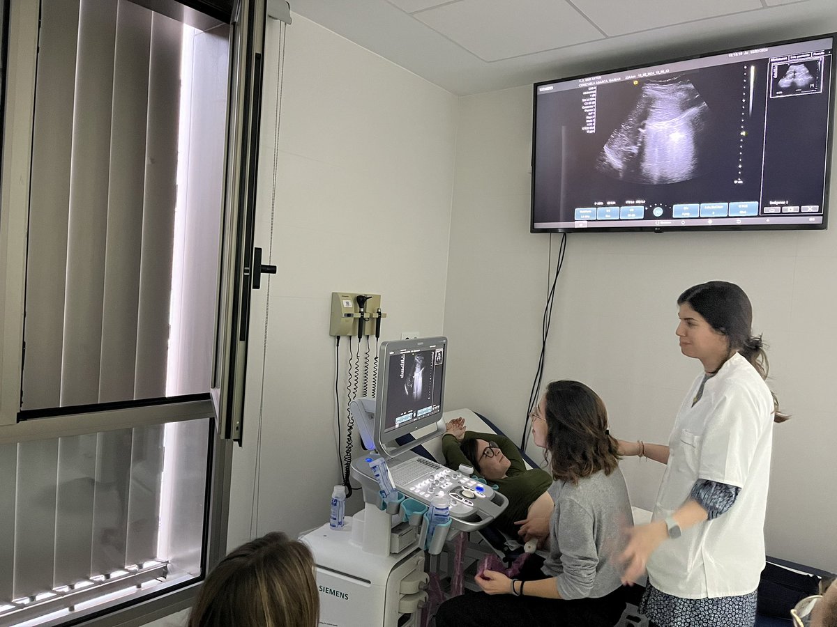 Centro de Salud San Antón tweet media