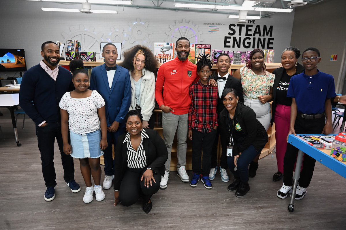 This morning, <a href="/_EdFarm/">Ed Farm</a> Students Fellows at Bush Hills STEAM interviewed Mayor <a href="/randallwoodfin/">Randall Woodfin</a> for their Steam Engine Podcast! #BCSstrong #SuccessStartsHere successwithbcs.com/post/bush-hill…