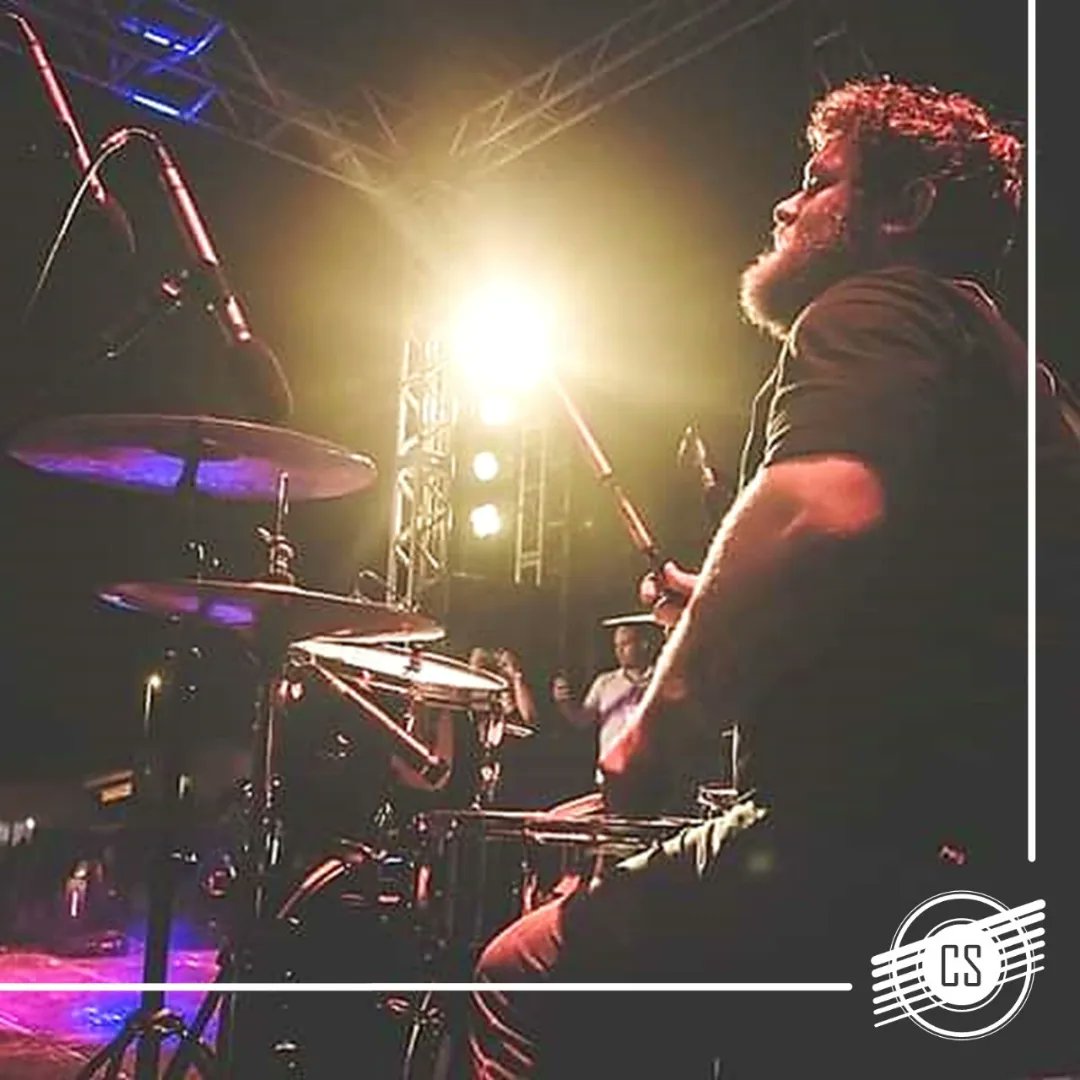 cleysouzarj's tweet photo. PRODUZINDO 

Mais um amigo para compartilhar música e fé: Renan Martins.

Gravamos seis faixas de bateria acústica para um novo projeto que estou produzindo para um grande cantor católico do RJ. 

Que pancada essa pegada, amigo! Deus o abençoe muito!

#ProdutorMusical #Arranjador https://t.co/4c9nMIzd0H
