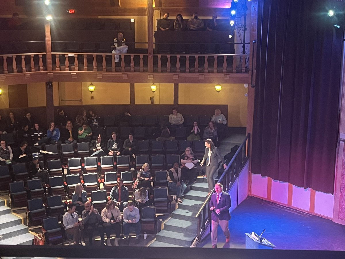Finishing up with a Q&amp;A! Excellent presentation over AVID and AI! #OCAllIn #TweetOC #PositivelyOC <a href="/OC_PLC/">OCPLC (OC Professional Learning Center)</a>
