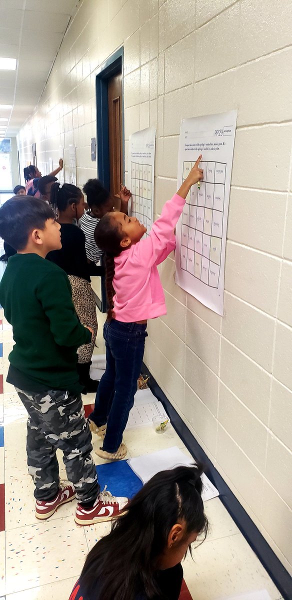 VG_TeachMe's tweet photo. Biggie sized the worksheet to biggie size the engagement! Mission accomplished! #WintheDay @Alexander_Elem https://t.co/AekjREE442
