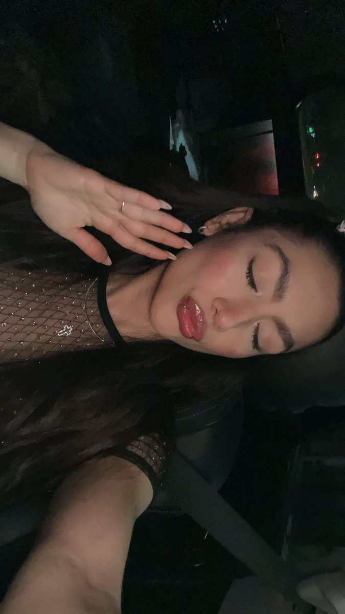 nhon_ey's tweet photo. 💋💋💋💋xoxo https://t.co/e90mHfveh3