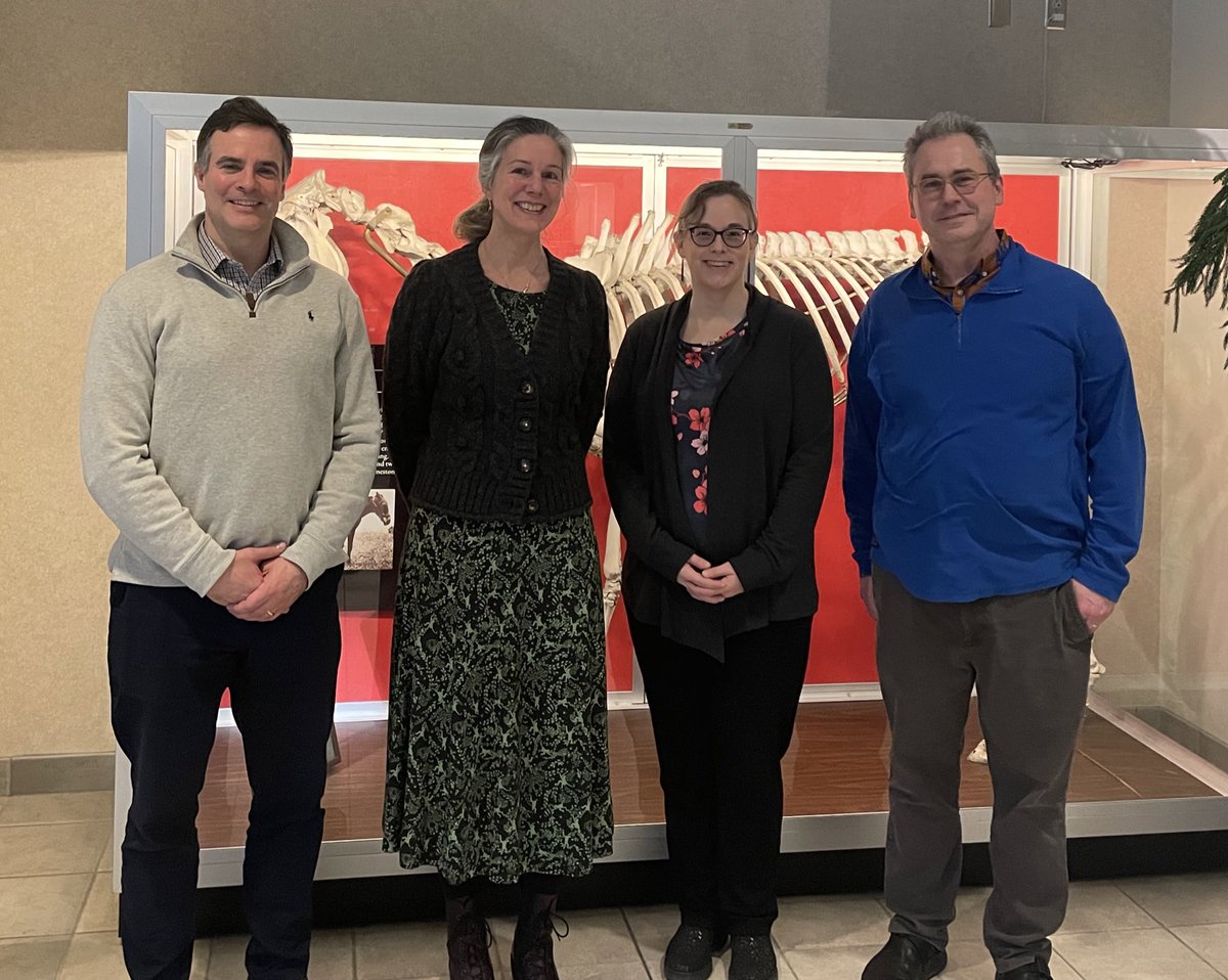 Scenes from 2024 Darwin Day
Jo Setchell gave us a fascinating look into sexual selection among mandrills! This excellent lecture will be available online soon!
