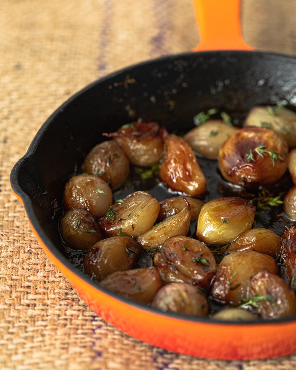 What’s your favourite way to roast shallots?

We love roasting ours with thyme, rosemary and garlic.
Delicioussss!