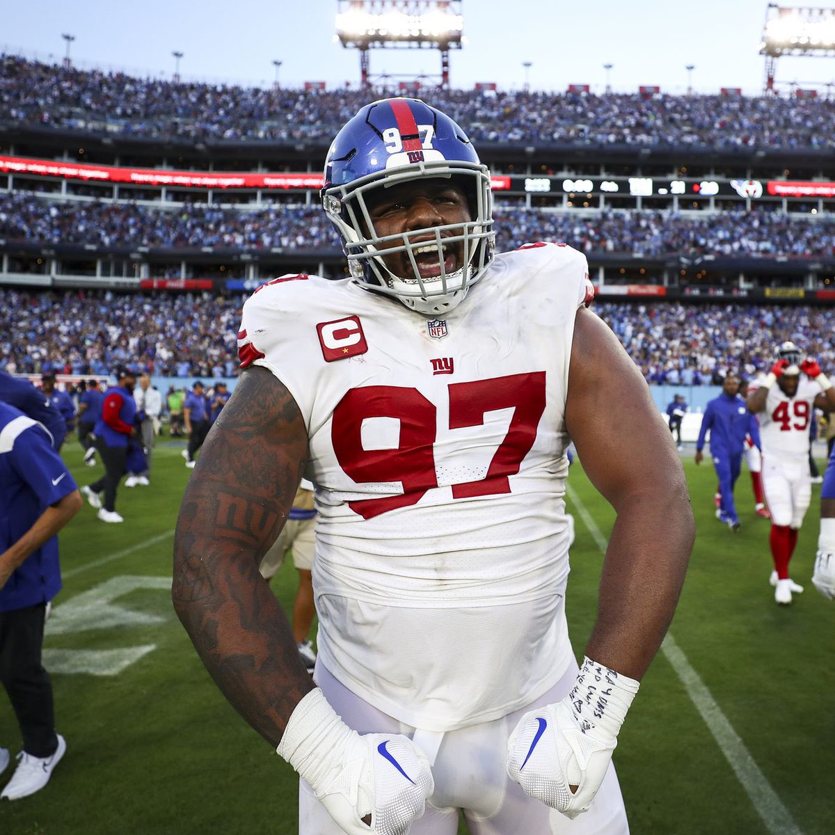 TommyG105's tweet photo. If you want to put Dexter Lawrence in a trade for the #1 pick, I consider you unserious.

#97 is on a realistic trajectory to being an All-Time New York Giant. You simply do not part ways with a player like that. Ever.

#NYGiants https://t.co/U8LLdZHDfX
