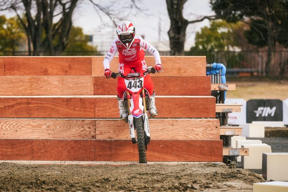 AlessioPiana130's tweet photo. Questo weekend ad Osaka 🇯🇵 prende il via la seconda stagione della FIM E-Xplorer World Cup riservata alle moto elettriche 🔋🔌 che vedrà al via anche il Team HRC con la Honda CR Electric Proto, una delle due affidate alla nostra Francesca Nocera 🇮🇹
#FIMEXplorer #E_Xploere_osa https://t.co/FrhYtayoZ8
