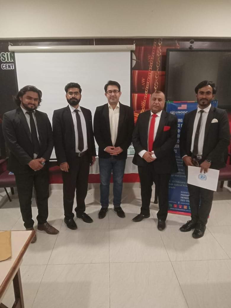 lrfpk's tweet photo. CEO @lrfpk @MalikTahirIqba9 Adv, and Baitullah Khan UNODC Pakistan presenting certificates to participants after completing 3-days joint training workshop of Lawyers, Police, MLOs on Prosecution, Investigation and Medico Legal Examination. https://t.co/6wcqO3Guyt