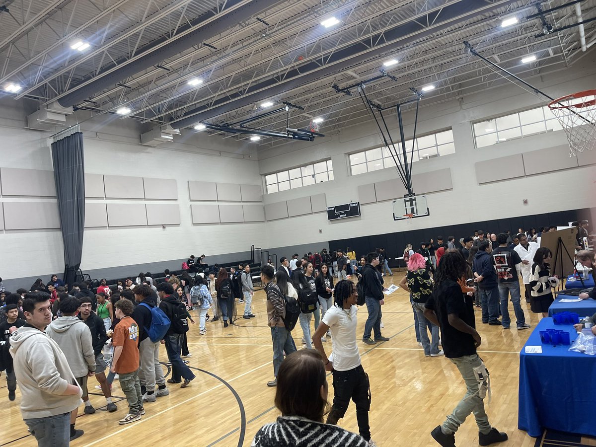 Timothy_L_Clark's tweet image. Thankyou @Permian_GoMOJO for letting @OdessaCollege join you for preview day and letting us take to future Wranglers! And shoutout @dominos  for the pizza!🍕.   #HigherEd #RightWhereINeedToBe