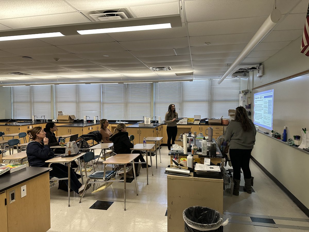 BTPSLearns's tweet photo. Making sense of math!! Love to see it!
#ProDaySpotLight #ElemEDCamp https://t.co/7673PIfcsS