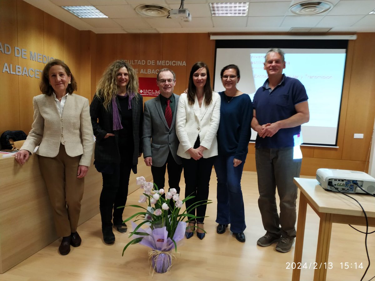 MedicinaAB's tweet photo. 3 profesor@s TU más en @MedicinaAB  Enhorabuena Miriam Fernández, Eva Mª Monsalve y @najera2000 ! el trabajo, la dedicación, el esfuerzo de tantos años defendidos de manera impecable en las oposiciones respectivas. Orgullos@s de vosotr@s!👏@uclm_es 
Foto Najera de @EscuderoRoman https://t.co/ksRcntmUNa