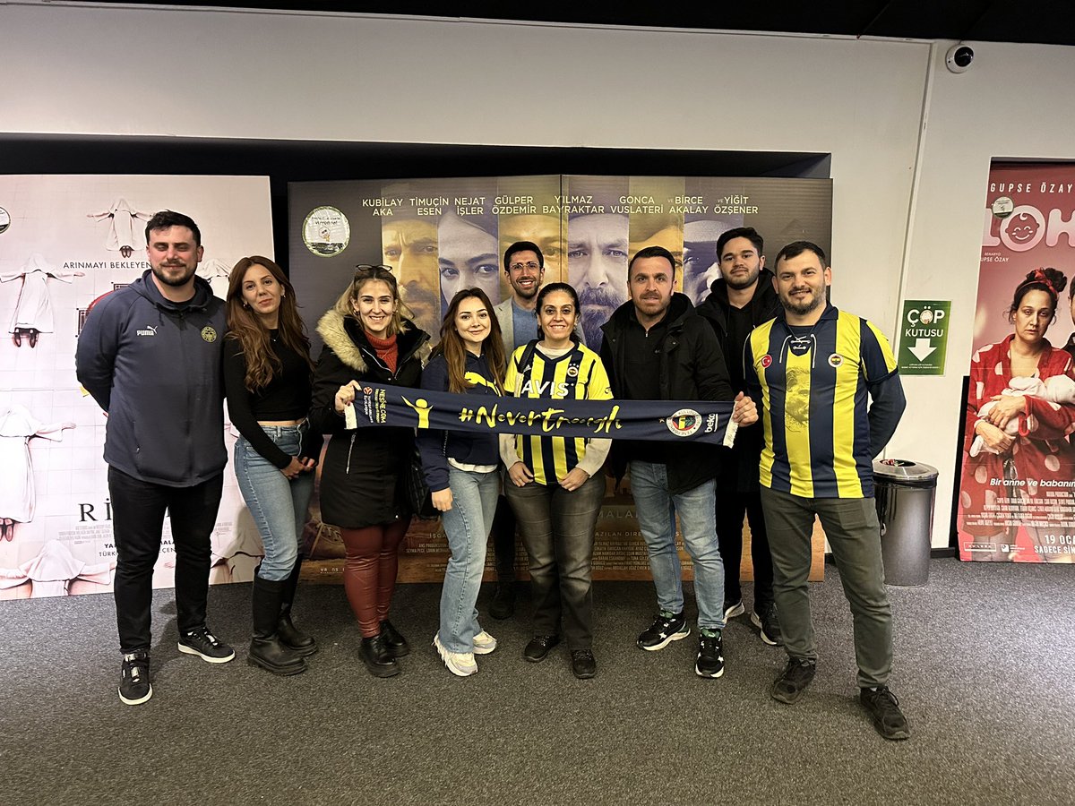“Son düdüğe kadar hep birlikte” #GoForVictory 💛💙 #zaferinrengi