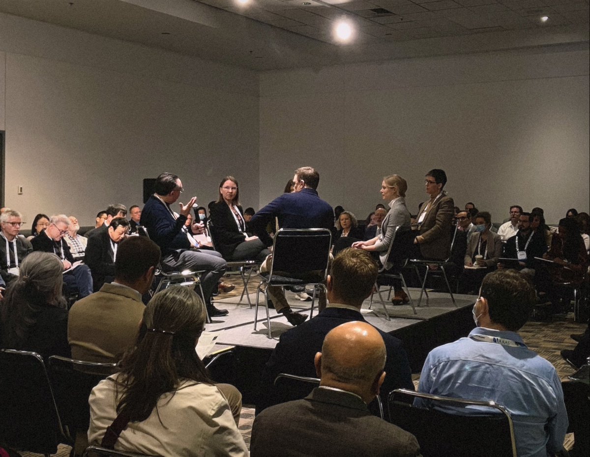 Starting the day with the STPF AI Cohort @SerenaLBooth, Soribel Feliz, Eoghan Stafford, @rebvog and <a href="/marsdancer/">Kiri Wagstaff</a> covering the use of generative AI tools, the need for rigorous fact and quality checking, and the future of #artificialintelligence and evidence-based policy! #AAASmtg