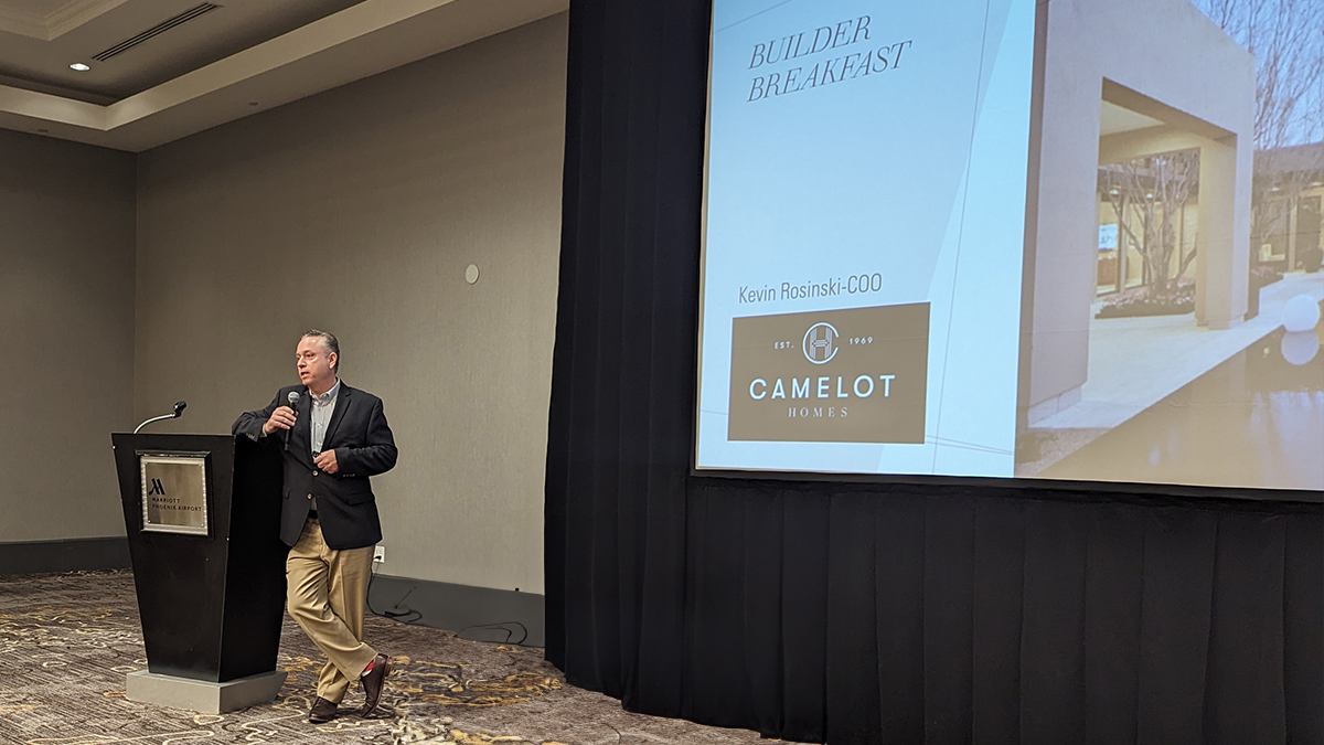 HBACA_AZ's tweet photo. Another informative and entertaining #BuilderBreakfast! Always appreciate insights from Kevin McAndrews, KB Home, and Kevin Rosinski, Camelot Homes, into their companies and the state of the home building industry. Thanks again to Bell Bank Mortgage for sponsoring. https://t.co/1ZpFSdirkE