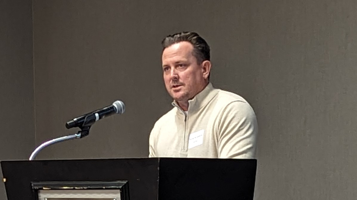 HBACA_AZ's tweet photo. Another informative and entertaining #BuilderBreakfast! Always appreciate insights from Kevin McAndrews, KB Home, and Kevin Rosinski, Camelot Homes, into their companies and the state of the home building industry. Thanks again to Bell Bank Mortgage for sponsoring. https://t.co/1ZpFSdirkE