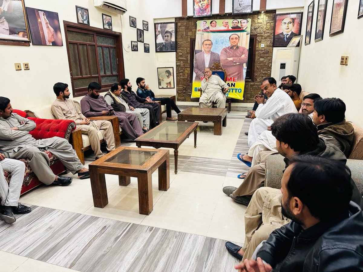 MBChandioPPP's tweet photo. پیپلزپارٹی کارکنان اور عہدیداروں سے ملاقات ۔ 
طاقت کا سر چشمہ عوام ہیں۔ https://t.co/O7H5XsE1Id