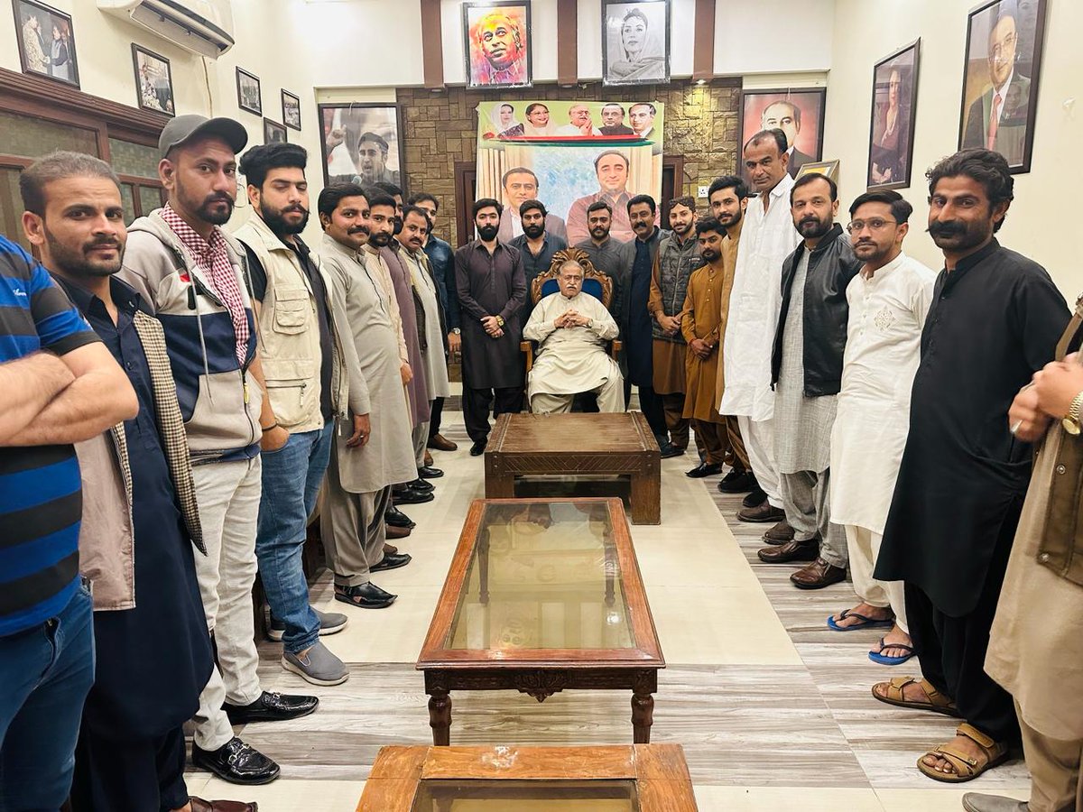 MBChandioPPP's tweet photo. پیپلزپارٹی کارکنان اور عہدیداروں سے ملاقات ۔ 
طاقت کا سر چشمہ عوام ہیں۔ https://t.co/O7H5XsE1Id