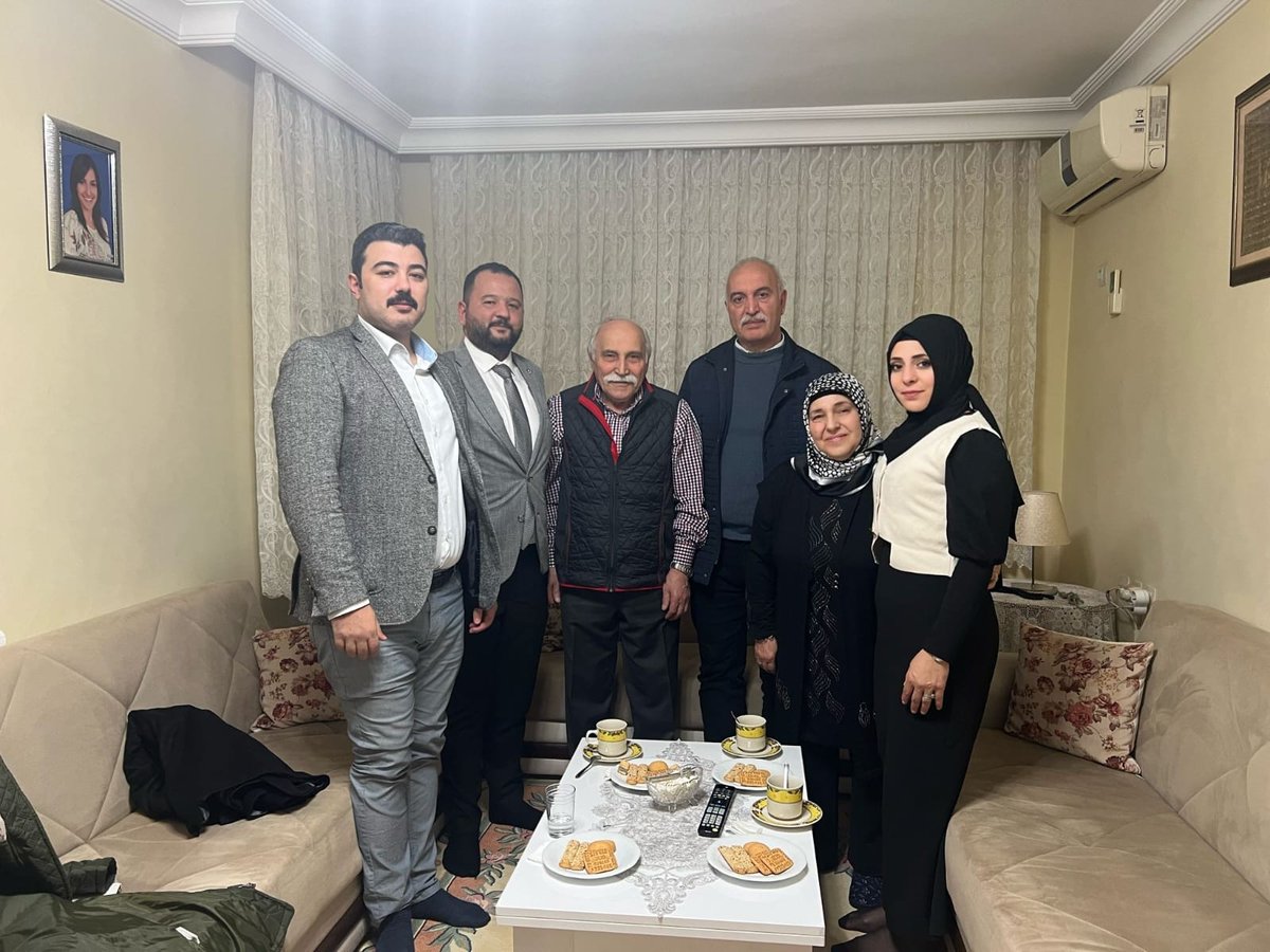 MHPpendik_'s tweet photo. Genel Başkanımızın talimatları ile #KomşumNasılsın ziyaretleri kapsamında bugün; İlçe Başkan Yardımcımız Sn. Ersin ÇAKIR, Kadın ve Aileden Sorumlu İlçe Başkan Yardımcımız Sn. Yenigül KAVURAT ve İlçe Yöneticimiz Sn. Recep PALUT Güzelyalı Mahallemizde BALTAKIRANOĞLU ailesinin  misafiri oldular.

Cumhur İttifakımızın başarısı için, her eve, her gönüle dokunmaya devam edeceğiz. Ayırmadan ayrışmadan, İstanbul ve Pendik'imiz için canla başla.

Kendilerine misafirperverlikleri ve hoş sohbetleri için teşekkür ederiz. 16.02.2024

@sertel_selim
@YasarKaba17
@hakanaslan1968
@_MHPistanbul_
@MHP_Bilgi

#sanadeğerpendik #milliyetçihareketpartisi #mhppendik #pendikmhp #mhpistanbul #Türkgün #CumhurBizimTürkiyeHepimizin #PendikBizimTürkiyeHepimizin