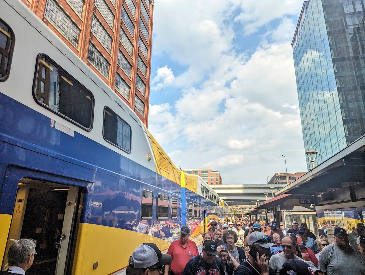 Pre- and post-pandemic, Northstar gameday trains have been incredibly popular among @Twins and @Vikings fans. With a heavy rail spine connecting Minneapolis and St. Paul, regional trains could serve all of our stadiums and arenas from all corners of the Twin Cities metro area.