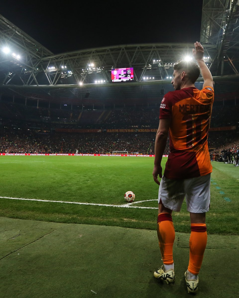 EuropaLeague's tweet photo. 📐📸

#UEL https://t.co/vBXiU1mkSQ