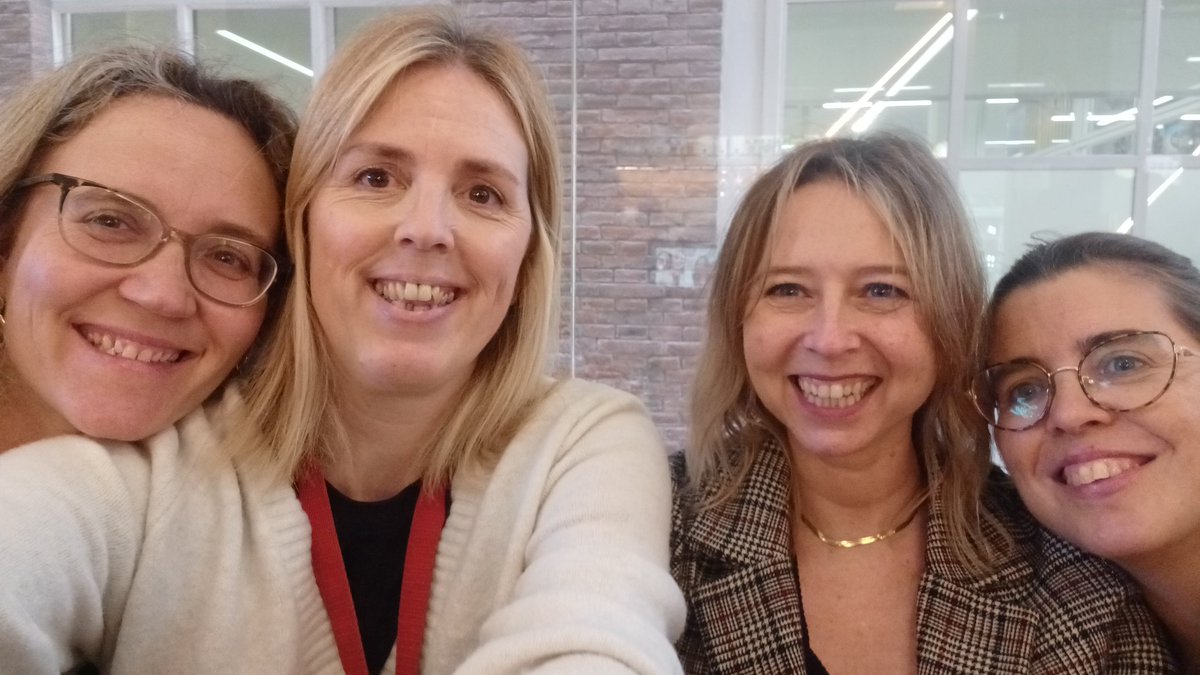 Espemartn7's tweet photo. A mi lo q d verdad m gusta d estas movidas es la gente
Q grandes sois las 3!🥰
#SIAPBCN24
#Bellezones https://t.co/QlcqKVScpC
