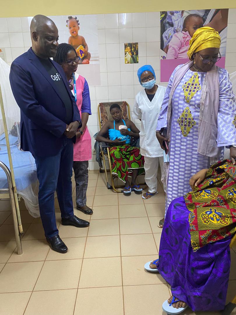 UNICEF_Burkina's tweet photo. Les Amis des enfants du Faso #GAEF ont visité la cellule de soins maternels Kangourou, l'unité de néonatalogie & l'unité de production d'oxygène du CHU Charles de Gaulle.
#UNICEFTHX
#Bresil
#Canada
#Cuba
#France
#Saudi
#Turquie
#UE https://t.co/heJjDNsXwZ