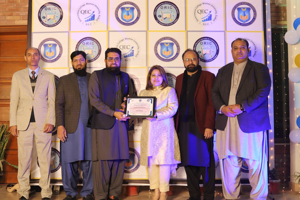 ORIC_GCWUS's tweet photo. #Research #Awards were given to researchers of @gcwus_official under the categories of Senior Best &amp; Young Best Researcher. Research Journals &amp; Research Projects were also awarded to motivate researchers. This initiative was taken by the VC through a committee. @hecpkofficial https://t.co/UvafTVCZjh