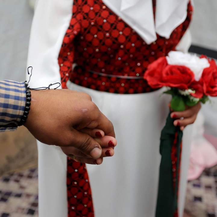 OnlinePalEng's tweet photo. Wedding Amidst Bombing 

Albeit enduring the tough conditions of displacement, a Palestinian couple decided to begin a new journey together, sparking the lights of happiness among other displaced families. https://t.co/jjlu9KgW6q