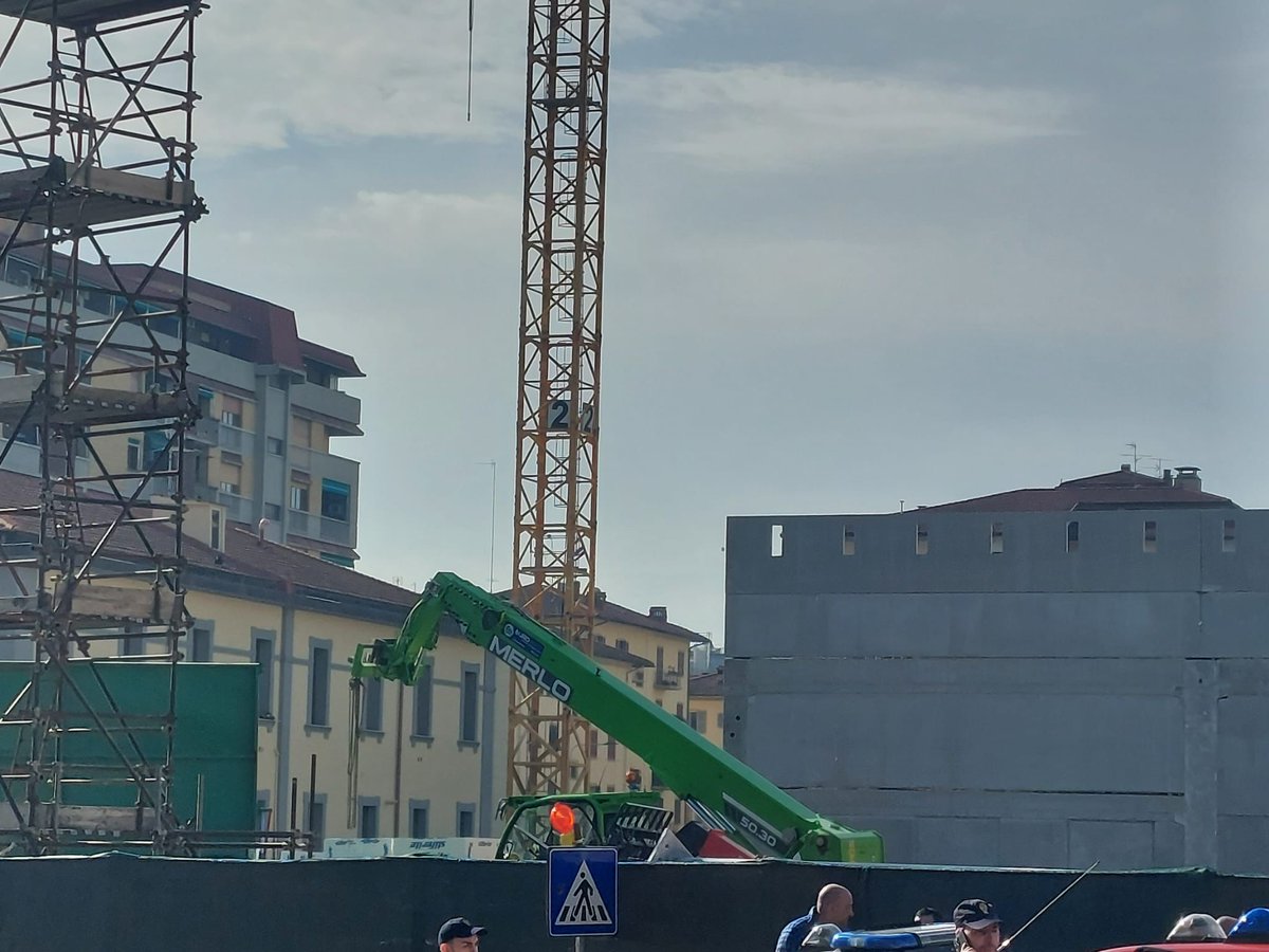 Ancora un drammatico incidente sul lavoro. Filcams Cgil, Fisascat Cisl e Uiltucs: 'Più prevenzione e controlli, la sicurezza sia al primo posto' Nei prossimi giorni assemblee in tutti i punti vendita Esselunga per la salute e sicurezza nei posti di lavoro shorturl.at/dhlvz