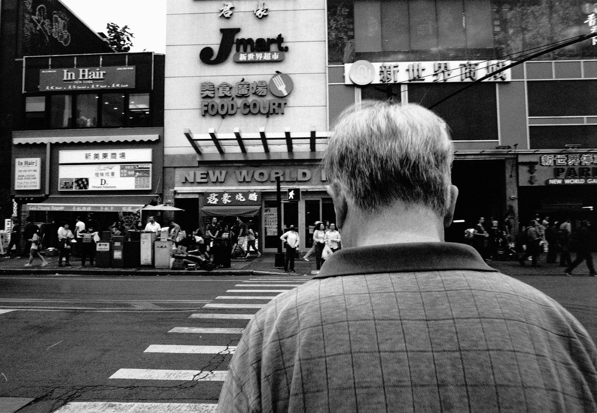 sentient_eclair's tweet photo. New World
.
.
.
#photography #streetphotography #nyc #35mmfilm https://t.co/DupShOJCNe