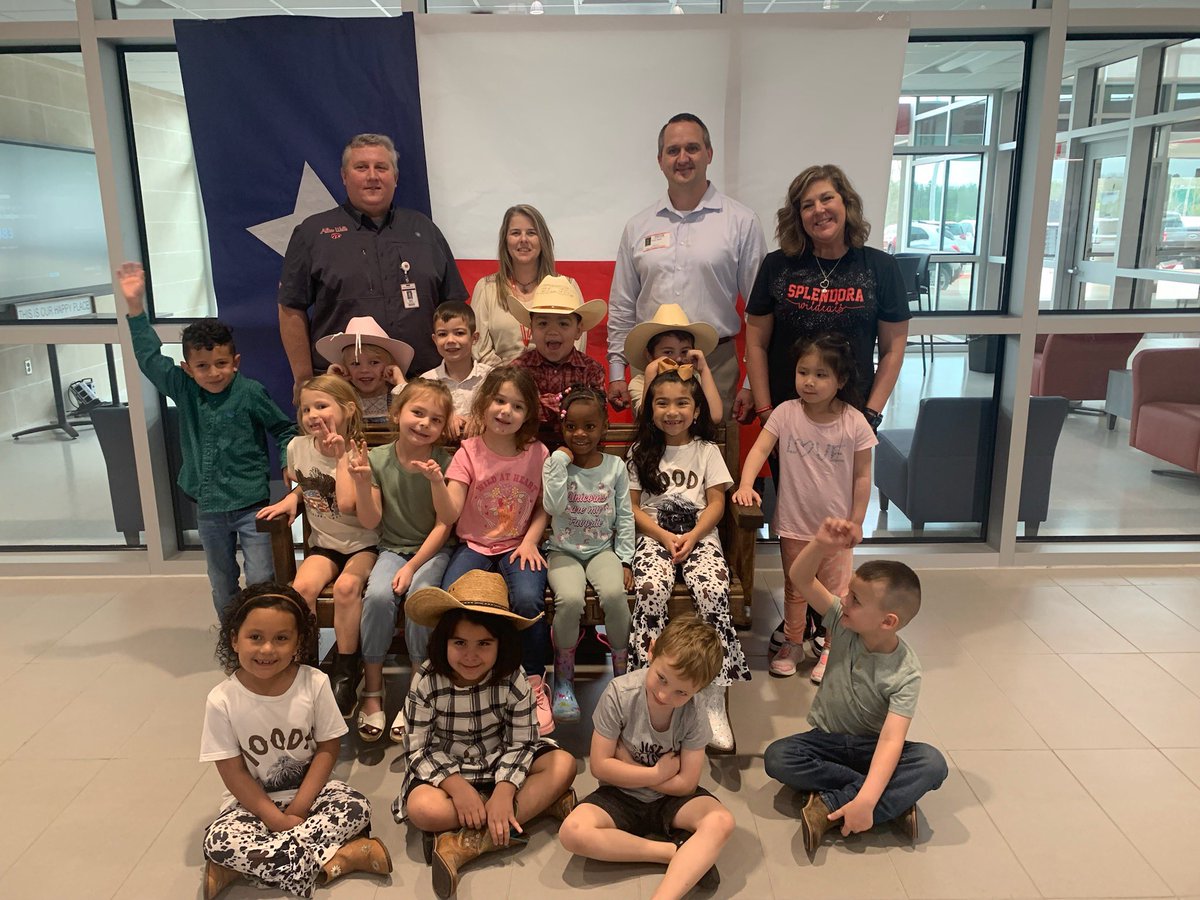 Jeff Burke (@splendorasuper) on Twitter photo A huge thank you to Representative Ernest Bailes for visiting our <a href="/SplendoraISD/">Splendora ISD</a> campuses on Go Texan day! We cannot thank you enough for your constant support of our students, staff, district and public education as a whole! A huge thank you to Representative Ernest Bailes for visiting our <a href="/SplendoraISD/">Splendora ISD</a> campuses on Go Texan day! We cannot thank you enough for your constant support of our students, staff, district and public education as a whole!