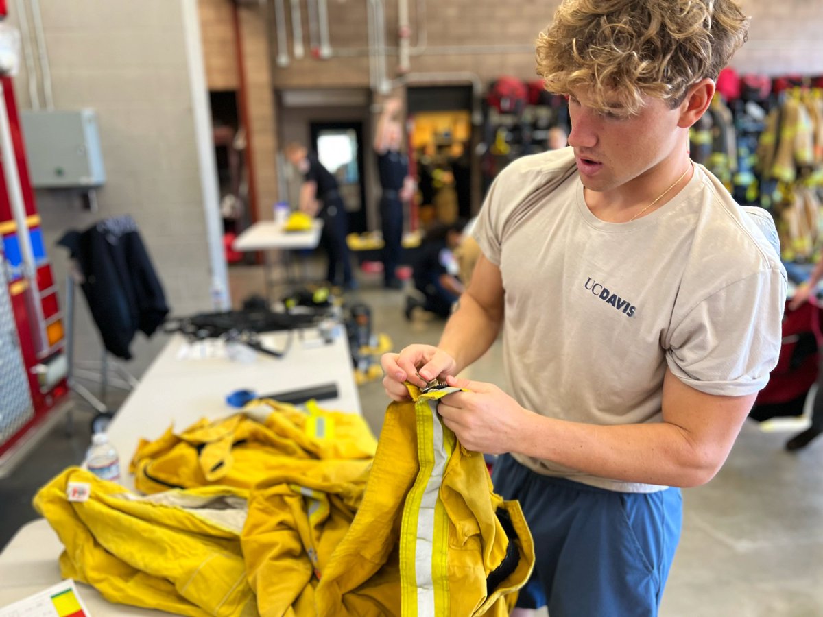 UCDavisFire's tweet image. This past weekend, our new 2024 Student Firefighter class came to Station 34 for gear fitting. With the help of the River Dawgs (the 2022 SFF class) and our career personnel, we were able to get them all the right equipment for their academy this upcoming summer. 🤩

#UCDFD #UCD