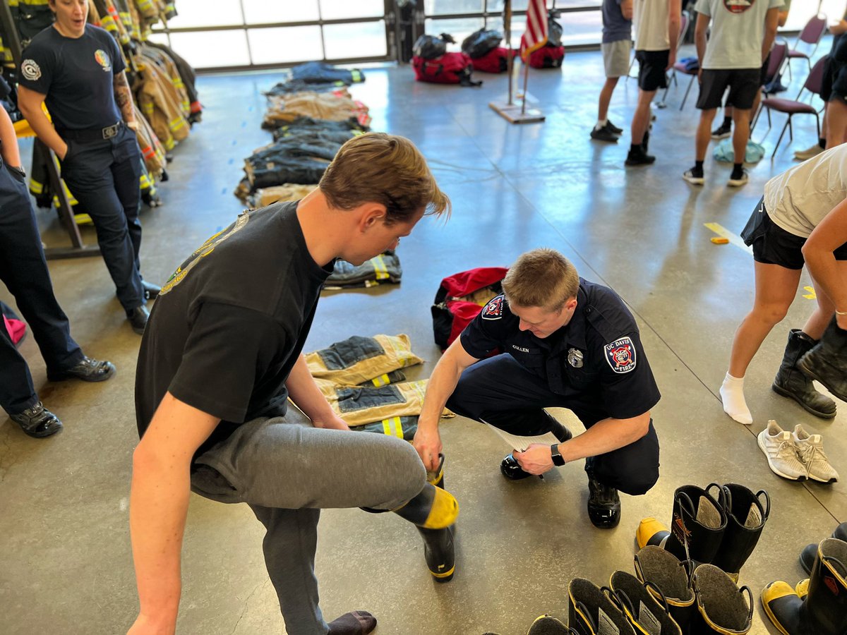 This past weekend, our new 2024 Student Firefighter class came to Station 34 for gear fitting. With the help of the River Dawgs (the 2022 SFF class) and our career personnel, we were able to get them all the right equipment for their academy this upcoming summer. 🤩 #UCDFD #UCD