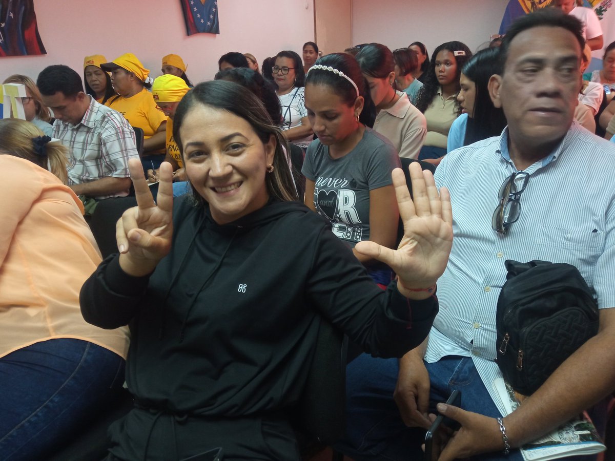 CDCESucre's tweet photo. #7Transformaciones, en Videoconferencia Nacional, los Centros de Desarrollo de la Calidad Educativa presentan su propuesta para avanzar al 2030. @_LaAvanzadora @GPintoVzla @MPPEDUCACION @NicolasMaduro https://t.co/RNgjax7ryY