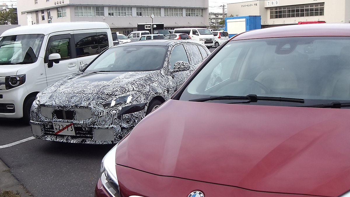 3D4everyone's tweet photo. 【BMW改良新型１シリーズ　日本仕様　公道テスト車】
2月15日に私のBMW225XEの所有者名義変更手続きに千葉新港の陸運局に行ったら遭遇したコレ、80年代・90年代だったら凄く話題になってたと思うけど今の日本では全く話題になってないのねｗ（FBから転載） https://t.co/PjIysa7Al7
