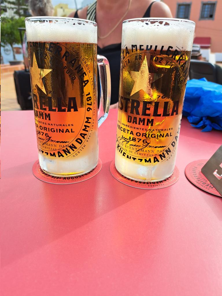 rosshatton1's tweet photo. @PintsDrank Pints of Estrella Los Cristianos Tenerife https://t.co/3vvjUIHJBL