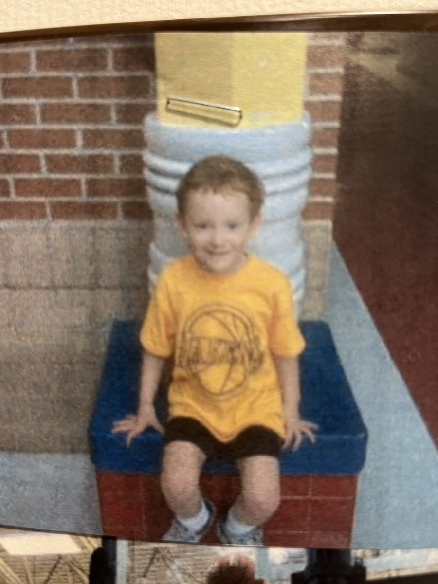 ECHS Senior Night
Pic is <a href="/Will0Alexander/">Will Alexander</a> at his first game ever at 4 years old.   
You’re just as excited for a game now as you were then.  
Love you.  Proud of you.   
Go Wildcats!