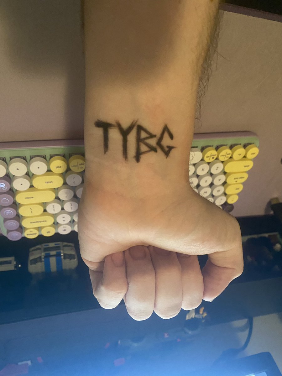 TsunamiWavegod's tweet photo. @LILBTHEBASEDGOD 
New tattoo
Tybg https://t.co/L0U3A4ZlVC
