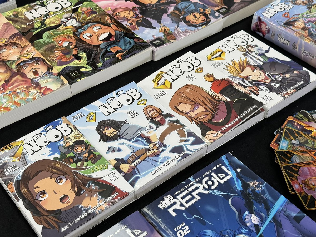 Olydri_Noob's tweet photo. Le pack intégral de l'univers étendu de Noob (Olydriverse) commence à être balèze. Et il vient de s'étoffer avec le Blog de Gaea BD 6 et bientôt le guide officiel couvrant l'intégralité des 11 saisons de Noob avec plus de 450 pages sur le Ulule : https://t.co/6OQjA2GK9R 👀 https://t.co/XySUeDrLO5