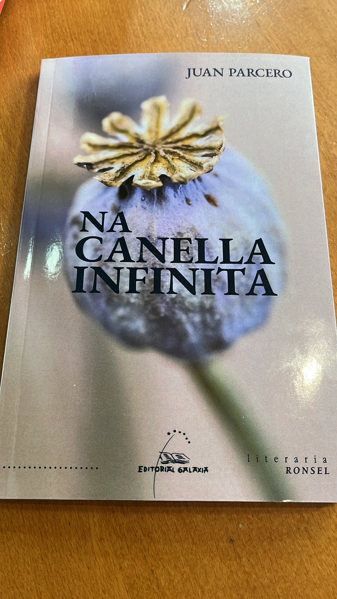 Novo libro. Nova ilusión. Novo soño cumplido. En breve comezamos. Hai que lelo, atoparse nel, chorar e rir con el. Xa está nas librarías, xa está na casa: NA CANELLA INFINITA.
Grazas @galaxiaeditorial e @franciscocastroveloso pola confianza. Unha honra.