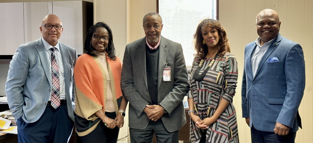 Last month our executive director visited Savannah State University to meet with journalism students, faculty and Deans to discuss incorporating SSU in our HBCU investigative journalism education consortium. Thank you for the hospitality @savannahstate @SSUTigersRoar !