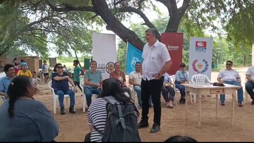 Durante estos dos ultimos dias estuve recorriendo gran parte de nuestro amado Chaco Paraguayo,  interiorizandome acerca de la situacion de los pueblos originarios en cuanto al acceso a las tecnologias y a la conectividad.