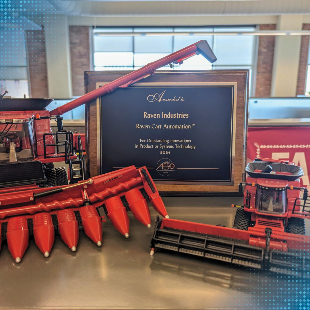 🏆 Raven Cart Automation was among the 2024 AE50 award winners! 🏆 Our Project Manager, Sienna Mayer, accepted the award at the Agricultural Equipment Technology Conference. 🌾 rvn.us/CartAutomation