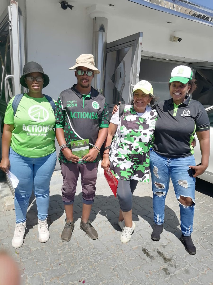 MbuzwaM's tweet photo. Constituency D2 Ward 39 at it again doing visibility drive recruiting new members who wants change in SA 💚💚
#ActionSA @ActionSA_JHB @Action4SA @ActionSA_GP #RegisterToVoteActionSA💚💚 https://t.co/Z7Joae7hQo