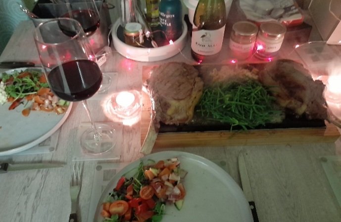 MrsHW's tweet photo. You know you are winning in life when your favourite #MasterButcher @BIGSLED3 @HaffnersPies cuts you these dreamy tomahawk steaks. They cooked beautifully on the #steakonastone . Delish . He's not a bad lad our #featherruffler 🤣 @RuthRendell1 @Zobear @sylviacleaver @AF207 https://t.co/yKdWrxFBbr