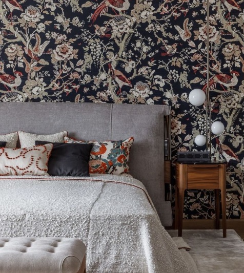 susanavelodeco's tweet image. Un impresionante vinílico de @dedarmilano, marca el patrón para decorar este escénico dormitorio, vestido con ricas telas y fondo neutro para dar protagonismo al papel. 
.
.
.
#susanavelodecoracion #decoracion #sofasamedida #cortinas #estores #locasporlastelas #coruñaemprende