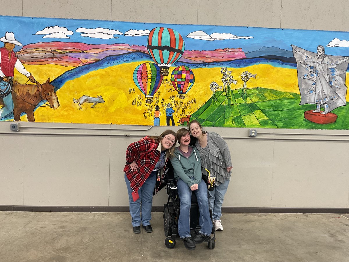 At LifeScape's day services for adults, people can explore their interests and participate in a variety of activities throughout the day. Getting out and being involved in the community go hand-in-hand with living a fulfilling and meaningful life! LifeScapeSD.org
