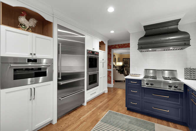 TeamCoppersmith's tweet photo. ✨ Striking Elegance Meets Modern Chic! ✨ CopperSmith Artisan AT2 Wall Mount Range Hood – a captivating blend of sophistication and modernity in a chic kitchen space. 🌟🍽️

#CopperSmithArtisan #ModernElegance #KitchenStatement #CulinaryLuxury https://t.co/biWhsuGwyT